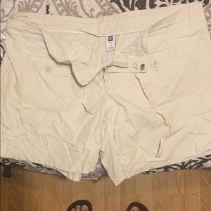 Khaki gap shorts